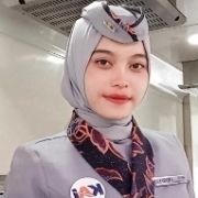 pramugari-kereta-api-alumni-trans-avia-solo-ristya
