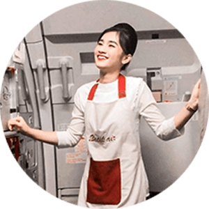 Tutut Ika Windarlin, Pramugari Batik Air alumni sekolah Pramugari terbaik Trans Avia Solo.