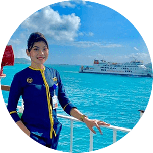 Kharisma Cornellia, Pramugari kapal PT ASDP Ferry Indonesia alumni sekolah Pramugari terbaik Trans Avia Solo.