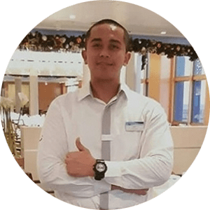 Sakti Aji Kusuma, Waiter Marella Cruise alumni sekolah Kapal Pesiar terbaik Trans Avia Solo.