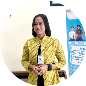 Siska, Petugas Layanan Agen Rosalia Indah Siswa Sekolah Staff Airlines Terbaik Trans Avia Solo